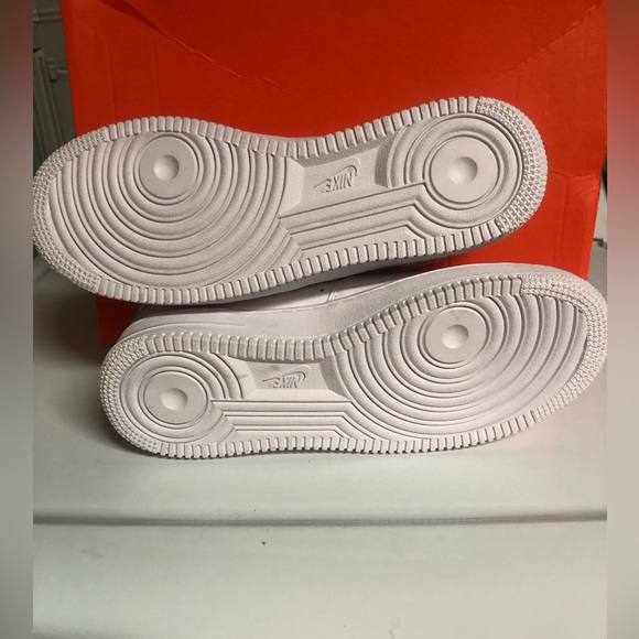 Nike Air Force 1 - Picture 5 of 5